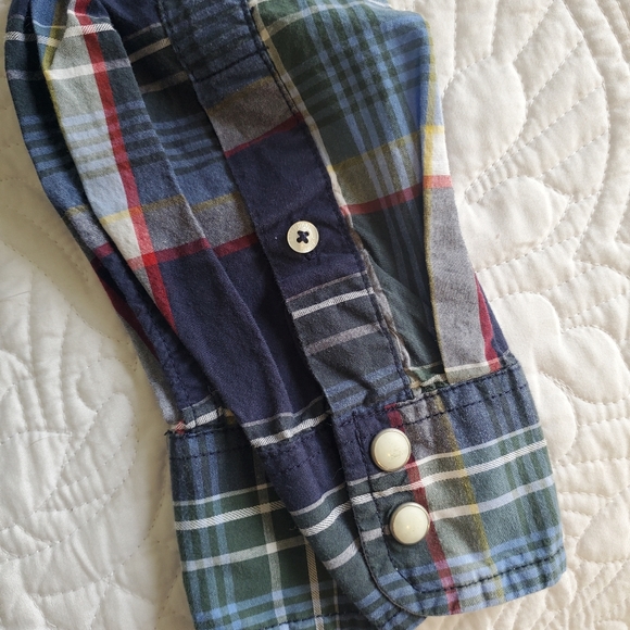American Eagle Men's Plaid Long-sleeve Button-Down - Picture 5 of 5
